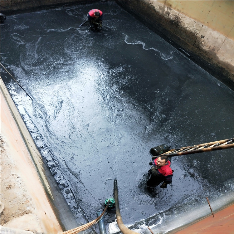 马湾镇废水池清理
